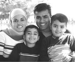 happy-muslim_family